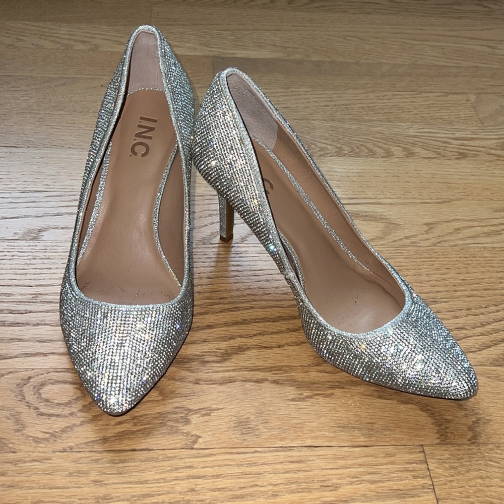 INC International Concepts Silver Rhinestone Pointed Toe Heels Size 7.5W